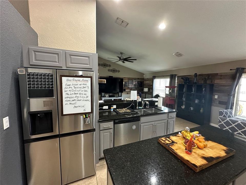 For Sale: $299,000 (3 beds, 2 baths, 1955 Square Feet)