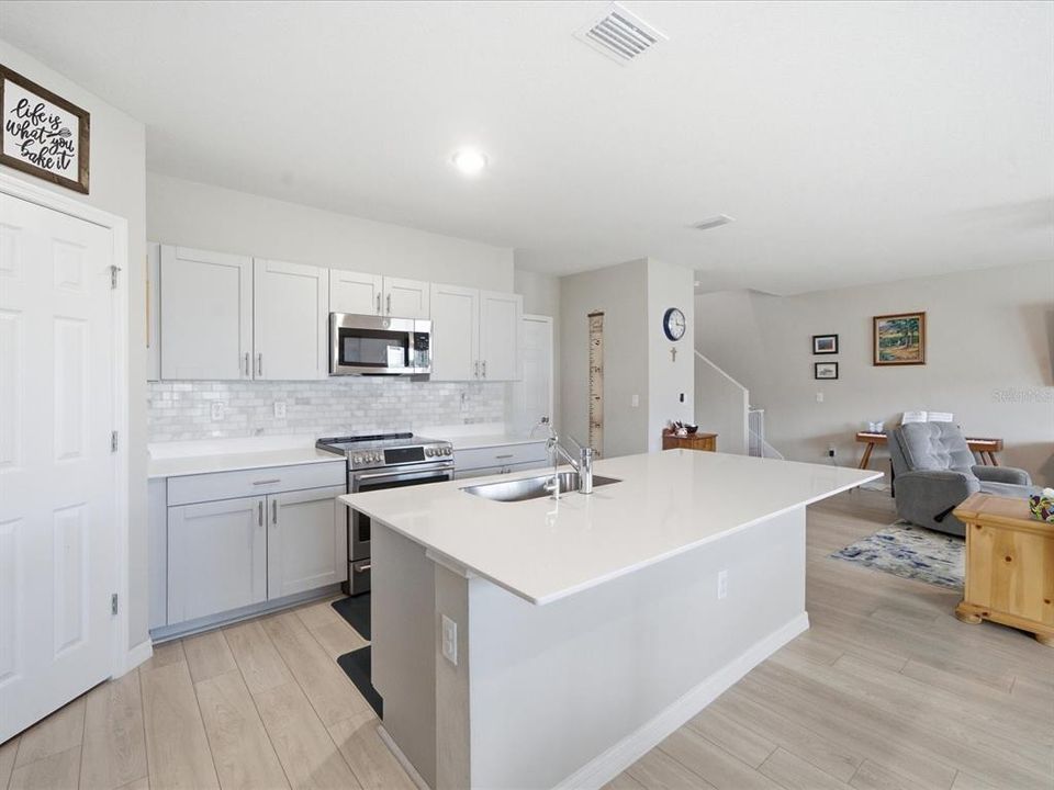 For Sale: $395,000 (4 beds, 2 baths, 2039 Square Feet)