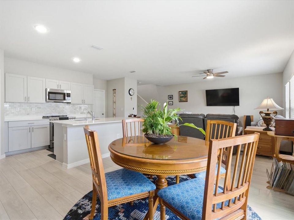 For Sale: $395,000 (4 beds, 2 baths, 2039 Square Feet)