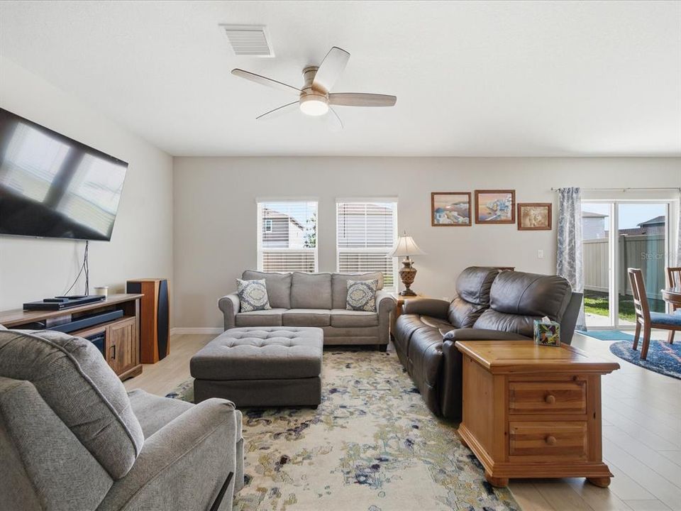 For Sale: $395,000 (4 beds, 2 baths, 2039 Square Feet)