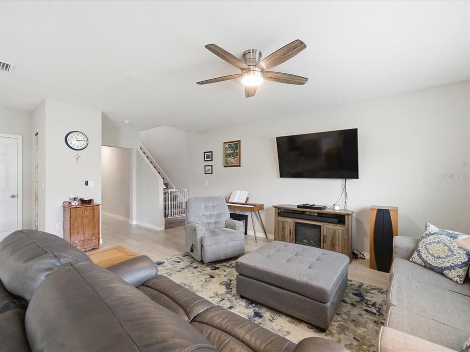 For Sale: $395,000 (4 beds, 2 baths, 2039 Square Feet)