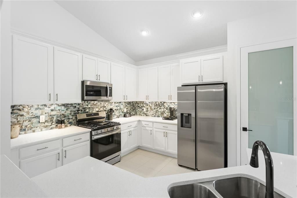 For Sale: $575,000 (3 beds, 2 baths, 2122 Square Feet)