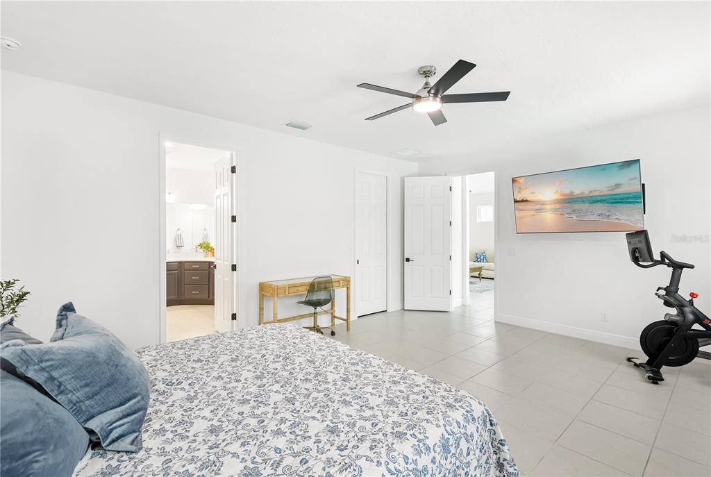For Sale: $575,000 (3 beds, 2 baths, 2122 Square Feet)