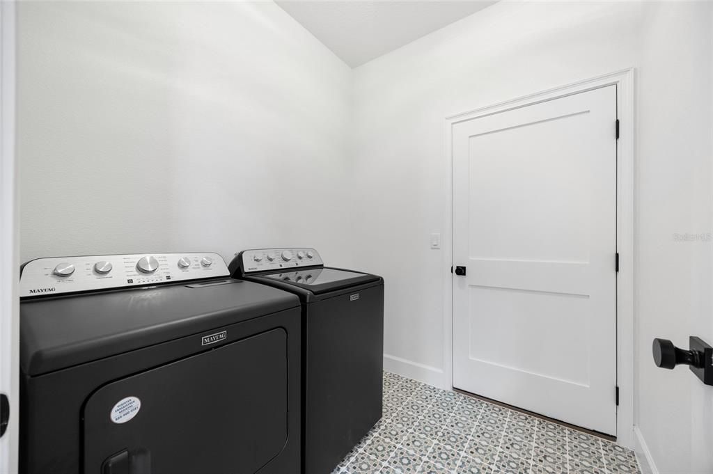 En Venta: $365,000 (4 camas, 2 baños, 2055 Pies cuadrados)