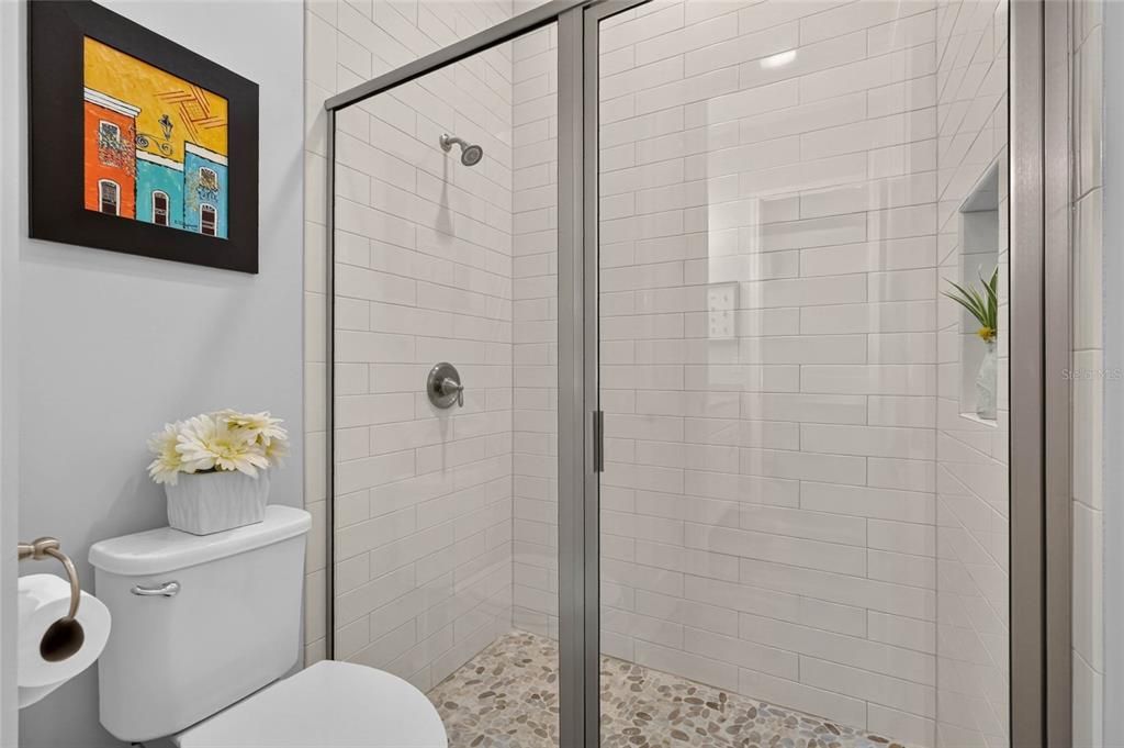En Venta: $699,000 (3 camas, 2 baños, 2066 Pies cuadrados)