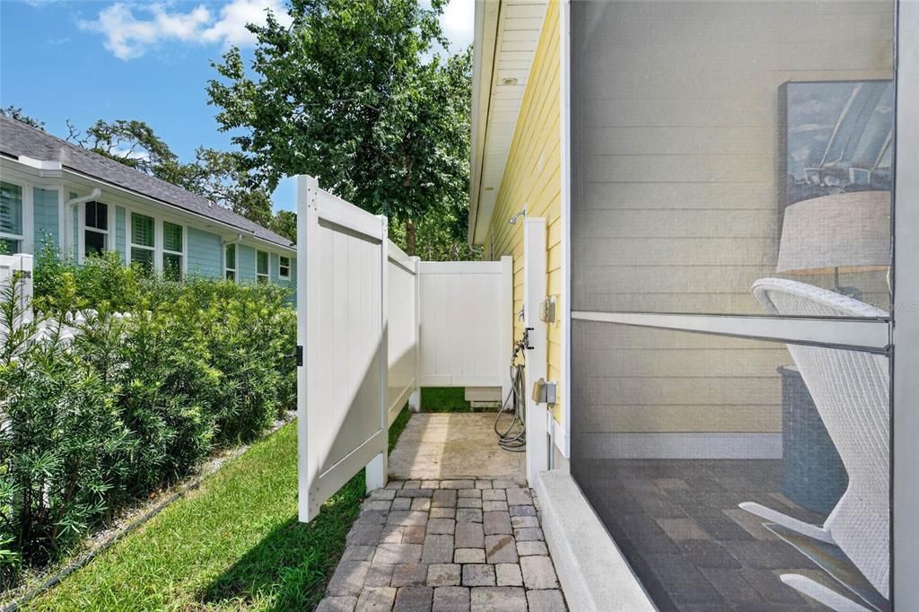 En Venta: $699,000 (3 camas, 2 baños, 2066 Pies cuadrados)
