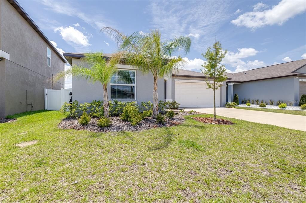 For Sale: $319,999 (4 beds, 2 baths, 1936 Square Feet)