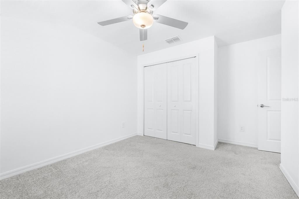For Sale: $319,999 (4 beds, 2 baths, 1936 Square Feet)
