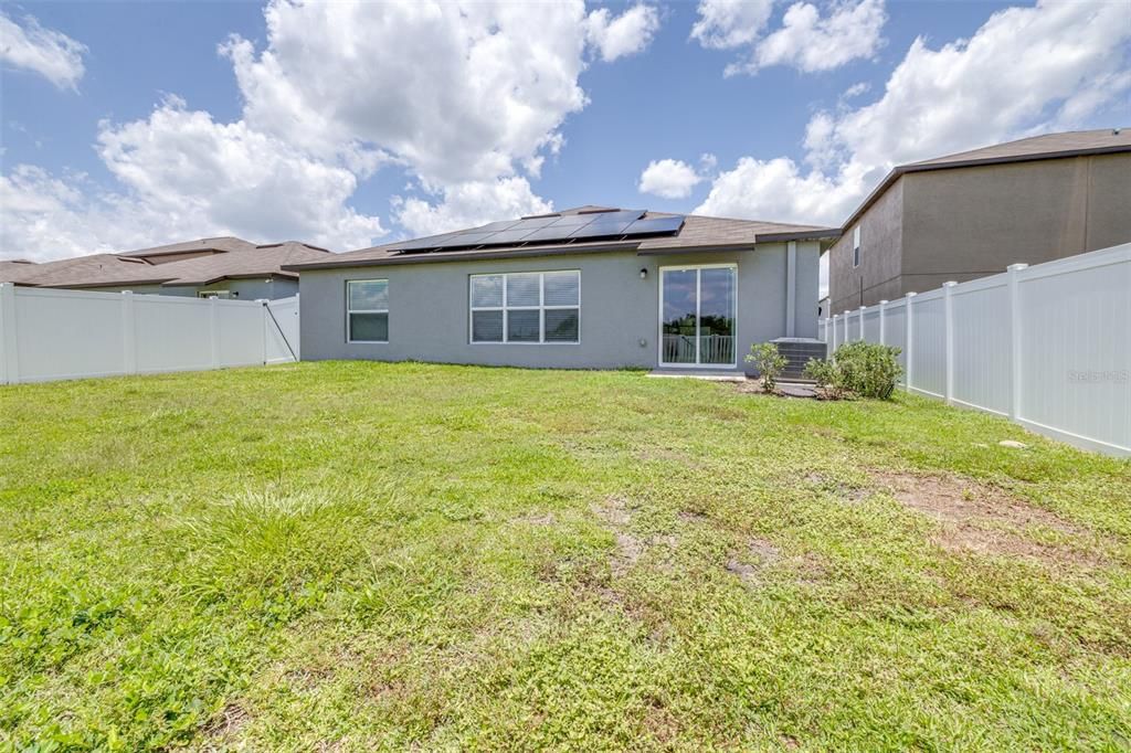 For Sale: $319,999 (4 beds, 2 baths, 1936 Square Feet)