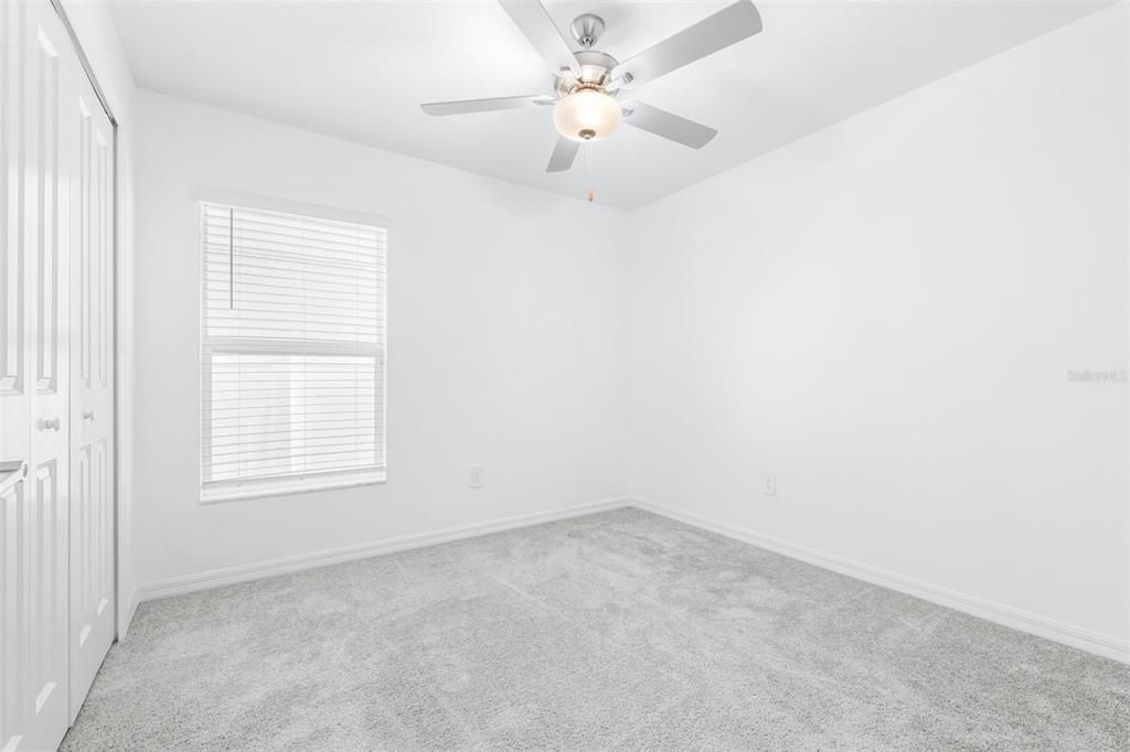 For Sale: $319,999 (4 beds, 2 baths, 1936 Square Feet)