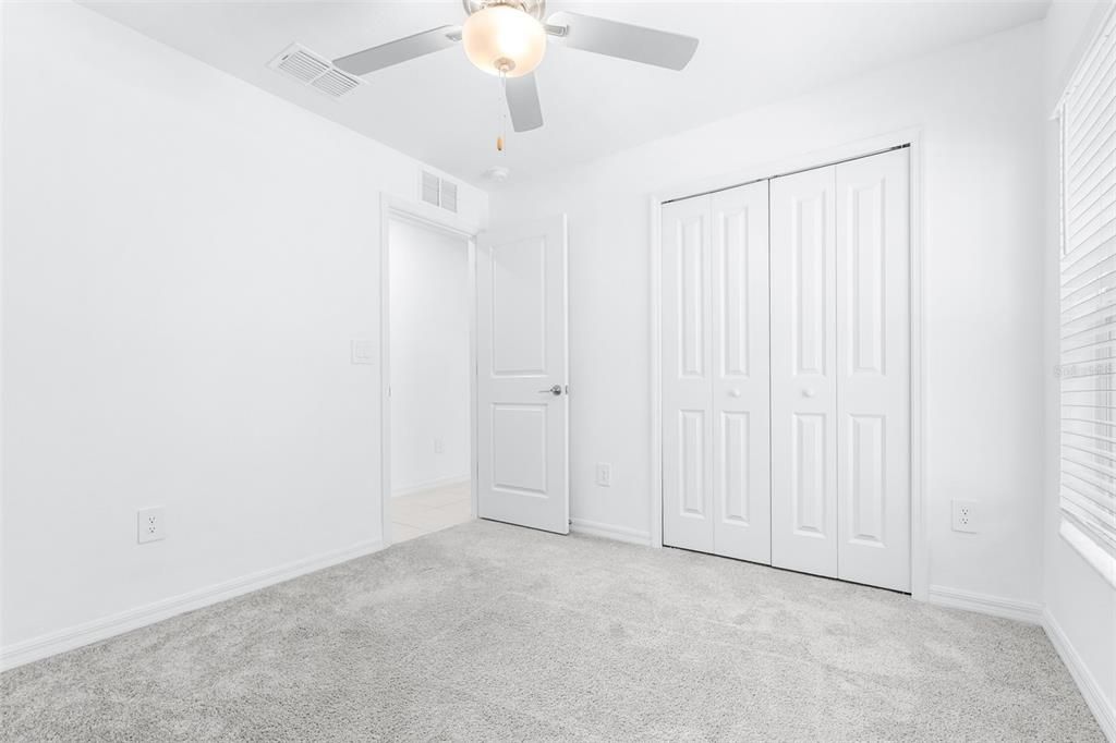 For Sale: $319,999 (4 beds, 2 baths, 1936 Square Feet)