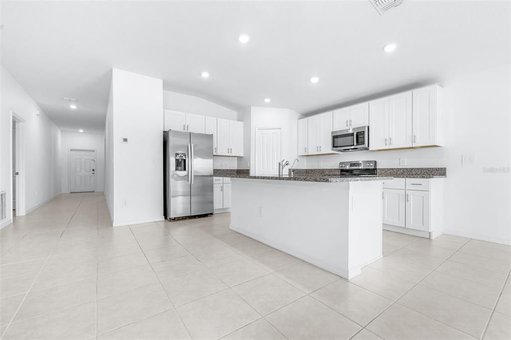 For Sale: $319,999 (4 beds, 2 baths, 1936 Square Feet)