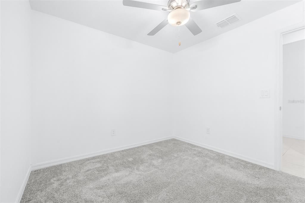 For Sale: $319,999 (4 beds, 2 baths, 1936 Square Feet)
