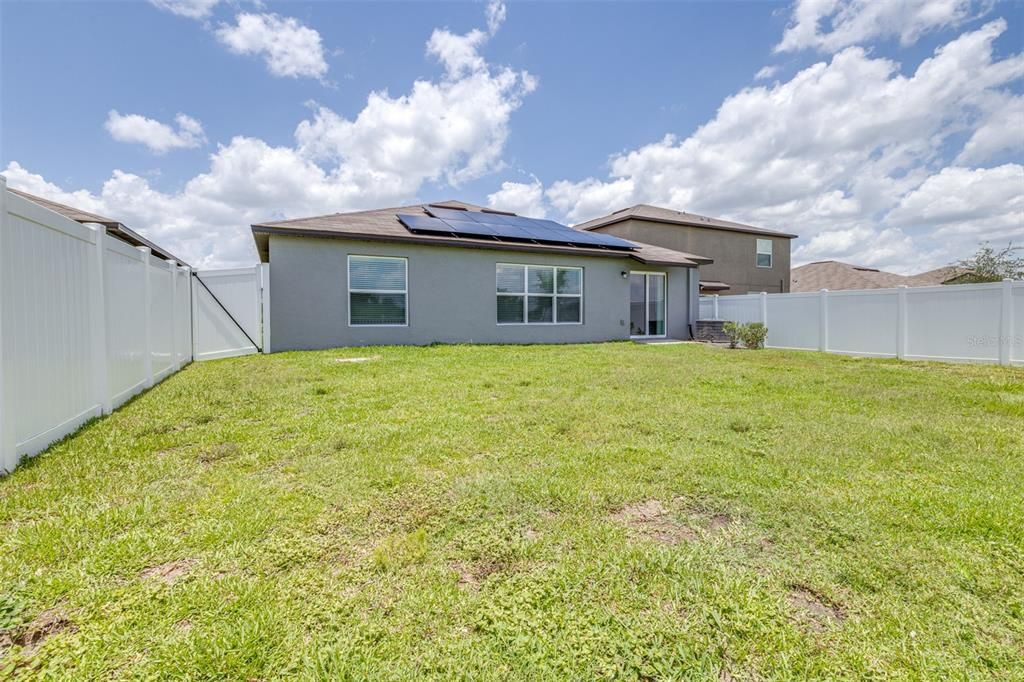 For Sale: $319,999 (4 beds, 2 baths, 1936 Square Feet)