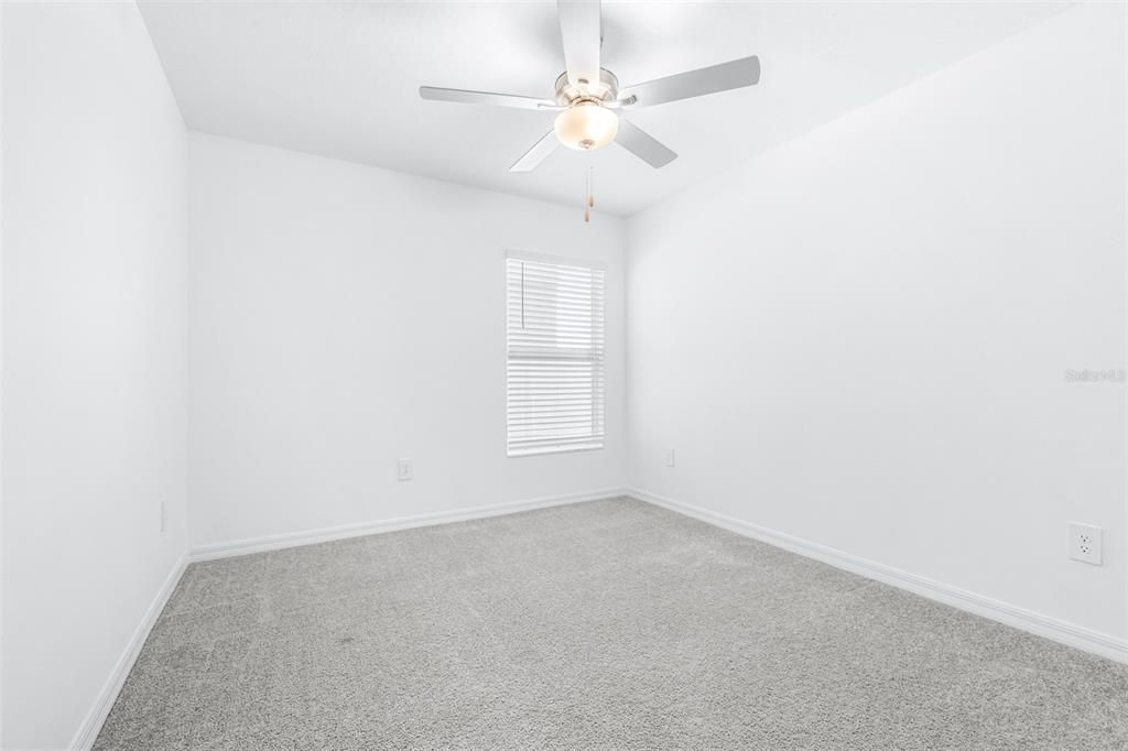 For Sale: $319,999 (4 beds, 2 baths, 1936 Square Feet)
