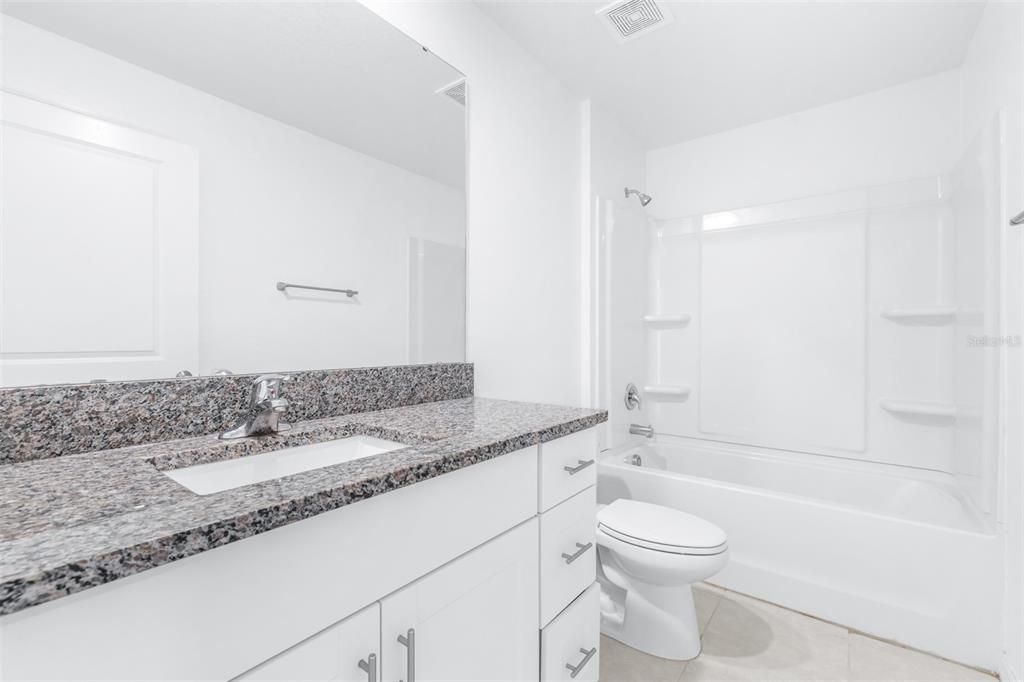For Sale: $319,999 (4 beds, 2 baths, 1936 Square Feet)