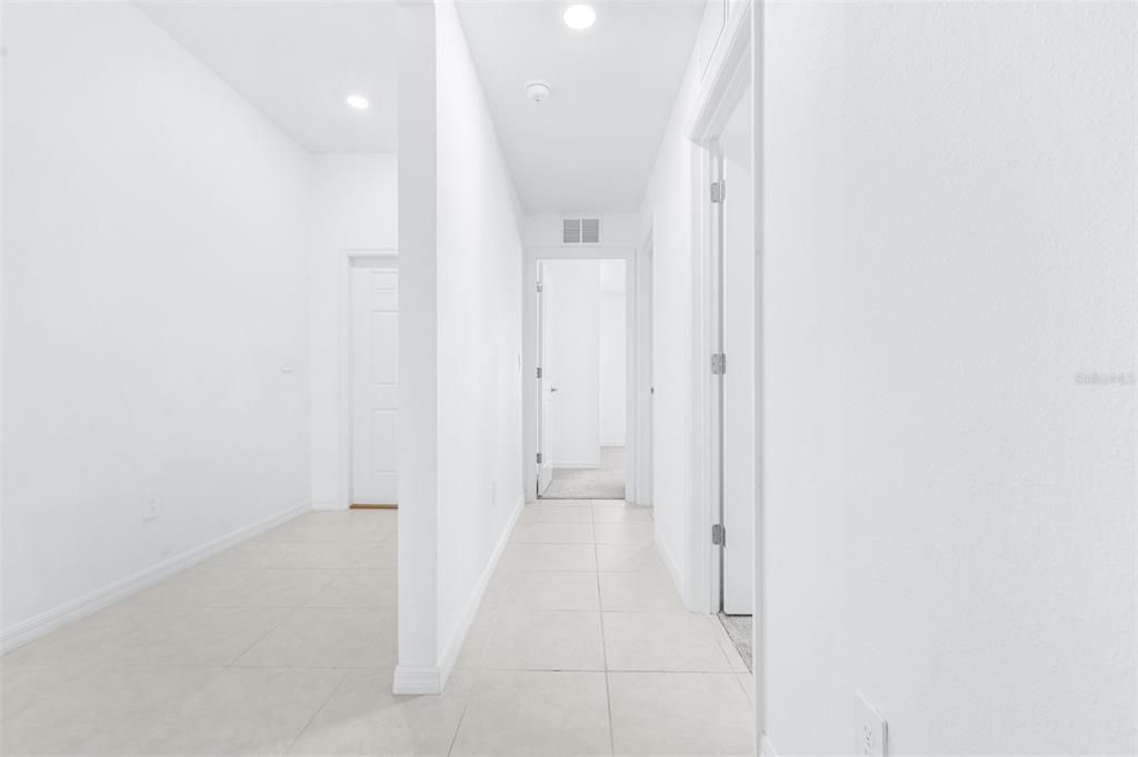 For Sale: $319,999 (4 beds, 2 baths, 1936 Square Feet)