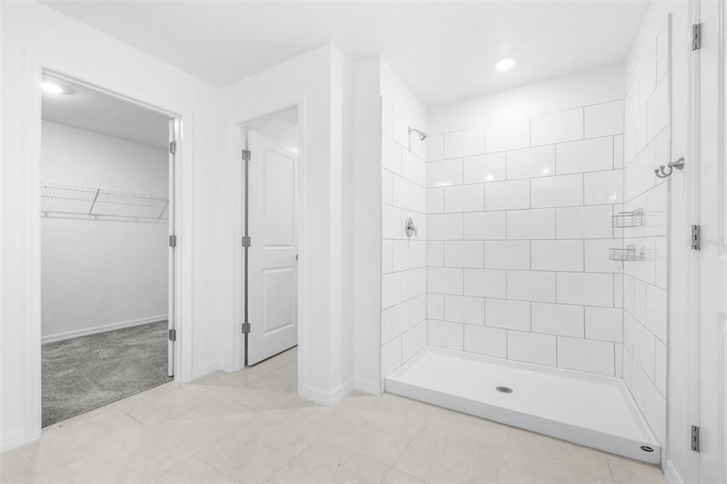 For Sale: $319,999 (4 beds, 2 baths, 1936 Square Feet)