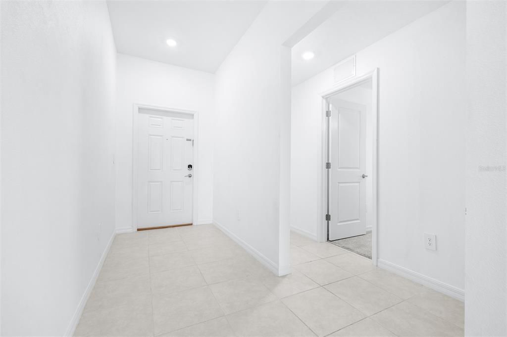For Sale: $319,999 (4 beds, 2 baths, 1936 Square Feet)