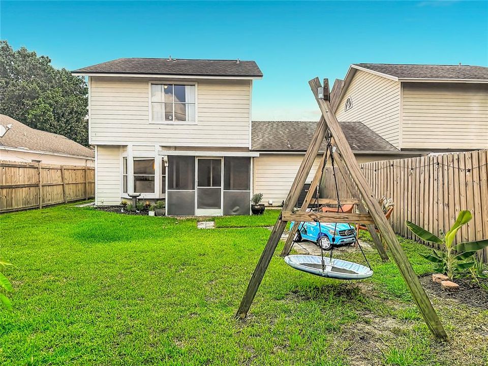 На продажу: $325,000 (2 спален, 2 ванн, 1570 Квадратных фут)
