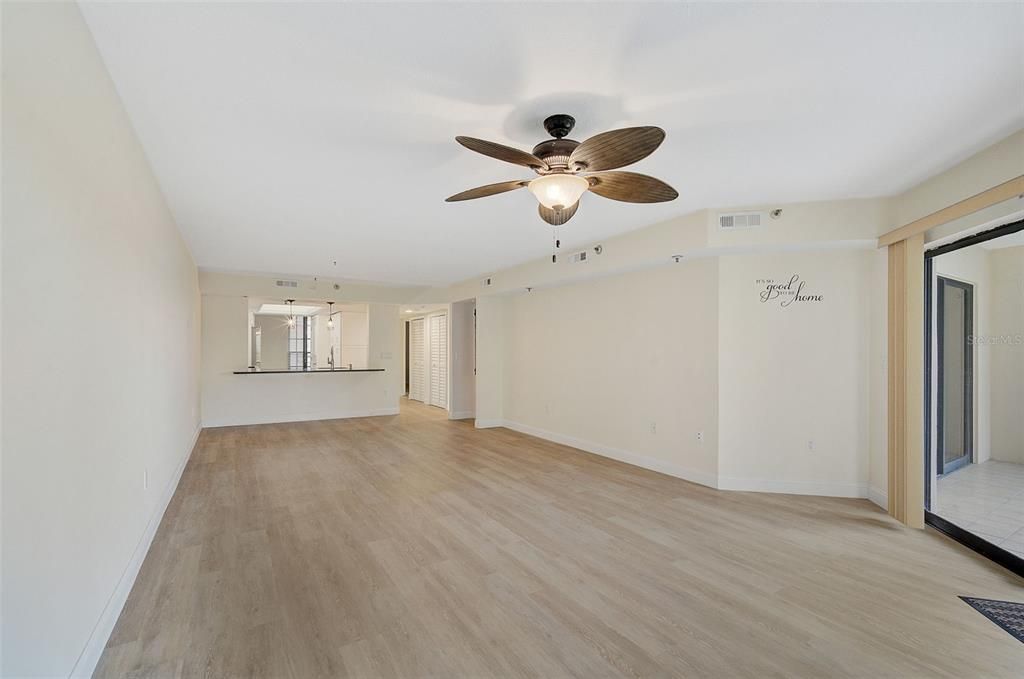 For Sale: $395,000 (2 beds, 2 baths, 1255 Square Feet)