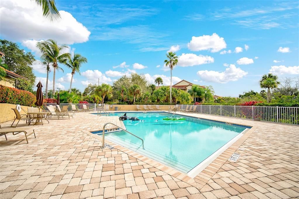 For Sale: $395,000 (2 beds, 2 baths, 1255 Square Feet)