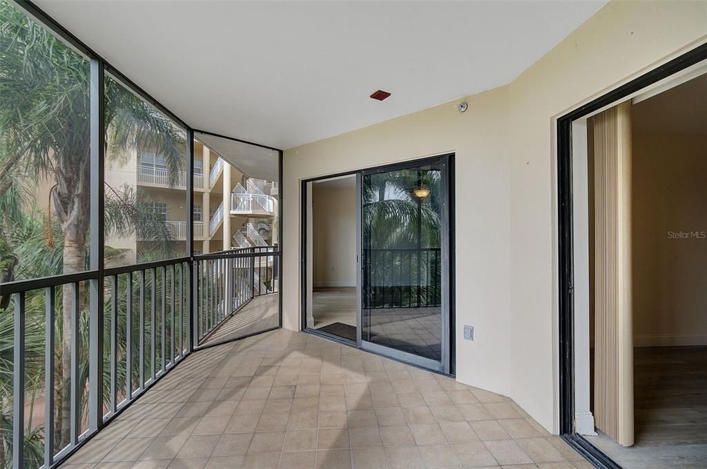 For Sale: $395,000 (2 beds, 2 baths, 1255 Square Feet)