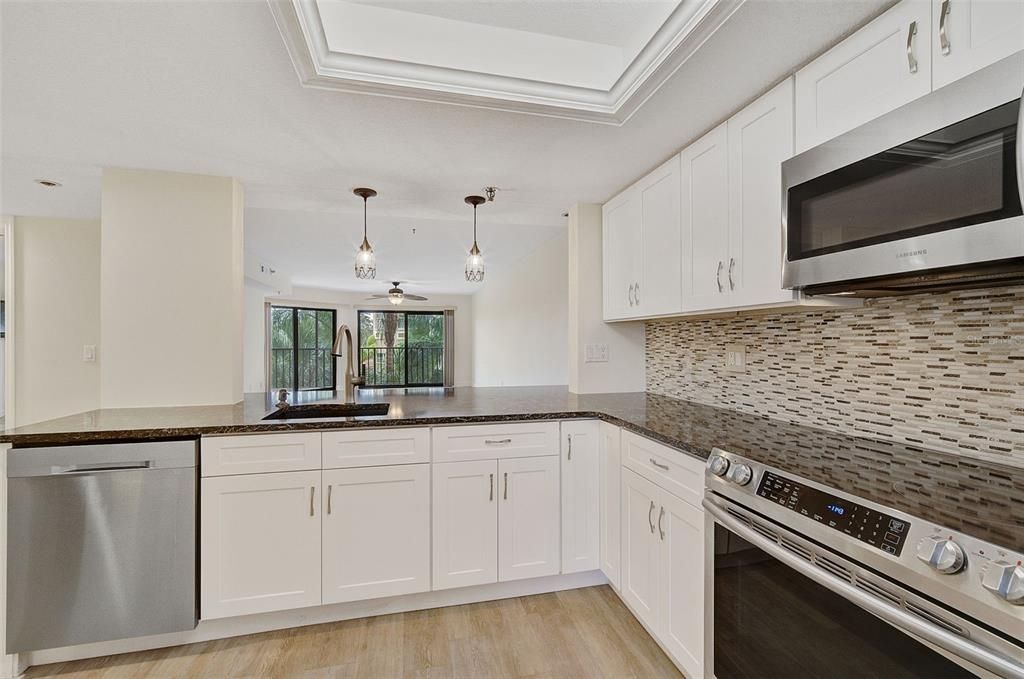 For Sale: $395,000 (2 beds, 2 baths, 1255 Square Feet)