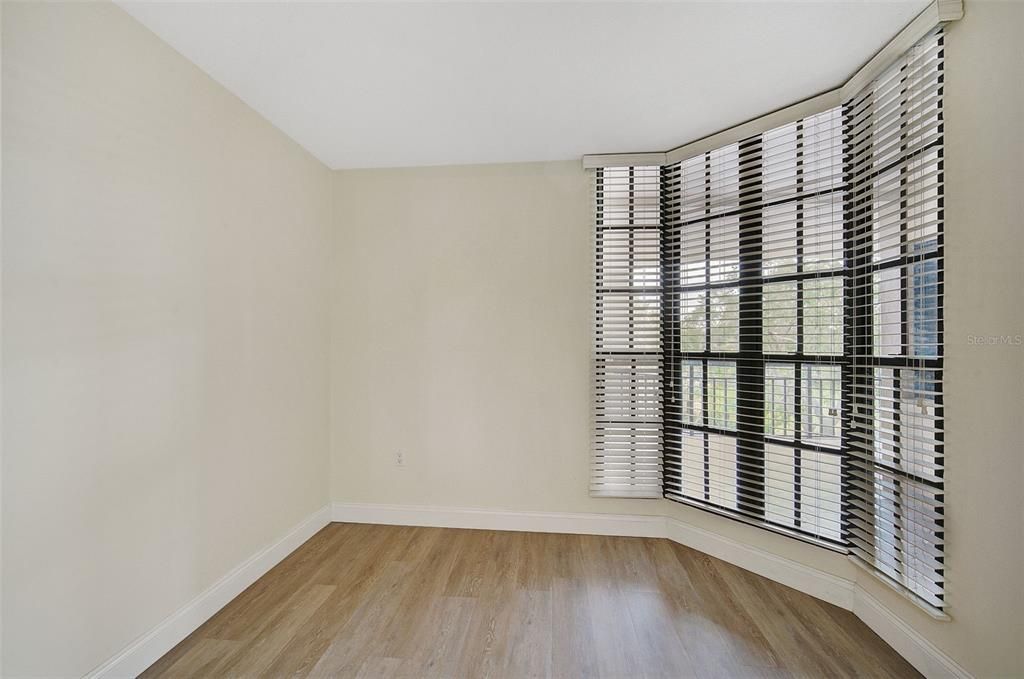 For Sale: $395,000 (2 beds, 2 baths, 1255 Square Feet)