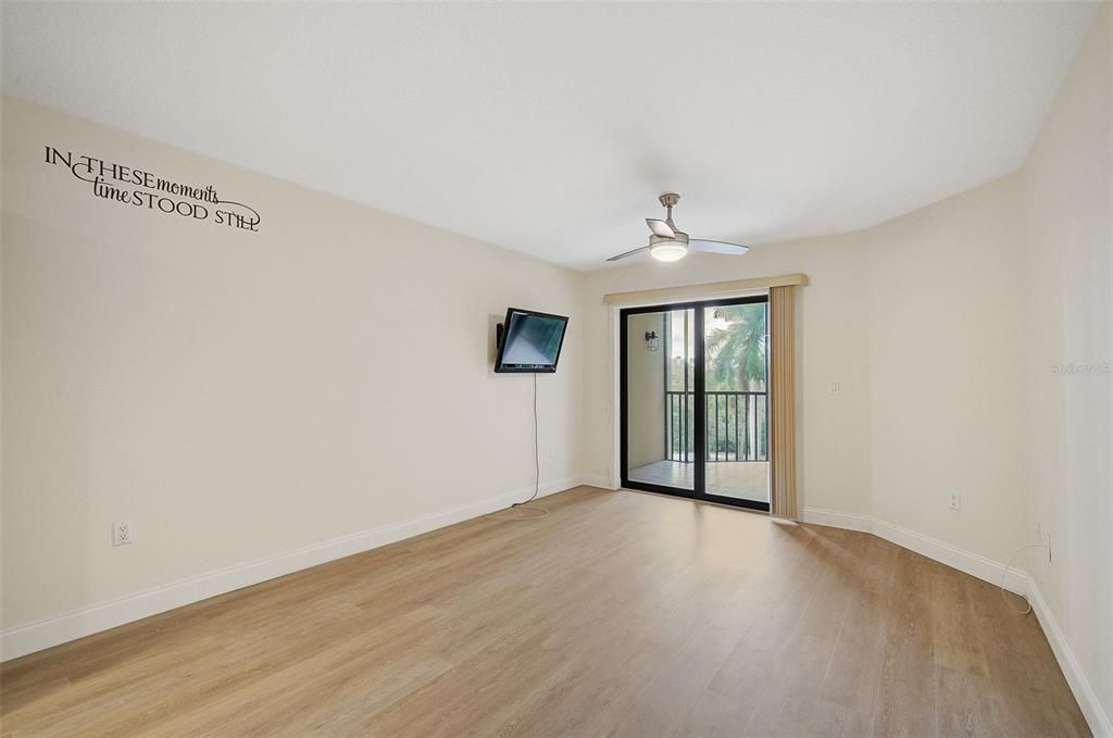 For Sale: $395,000 (2 beds, 2 baths, 1255 Square Feet)