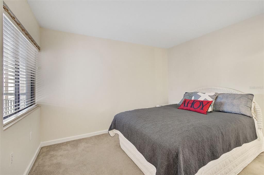 For Sale: $395,000 (2 beds, 2 baths, 1255 Square Feet)
