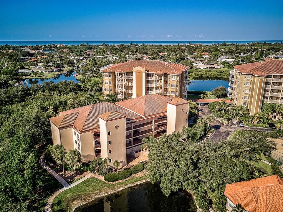 For Sale: $395,000 (2 beds, 2 baths, 1255 Square Feet)