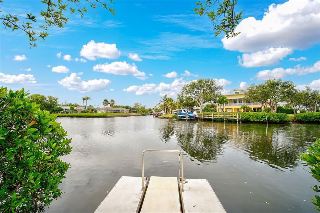 For Sale: $395,000 (2 beds, 2 baths, 1255 Square Feet)