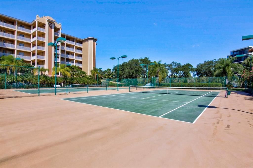 For Sale: $395,000 (2 beds, 2 baths, 1255 Square Feet)