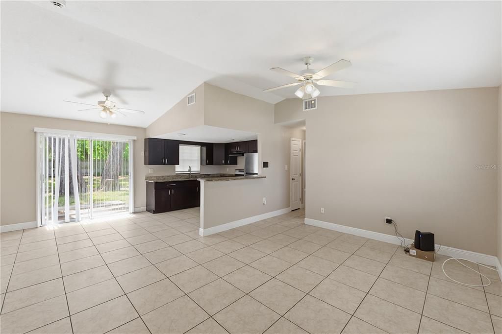 For Sale: $310,000 (3 beds, 2 baths, 1184 Square Feet)