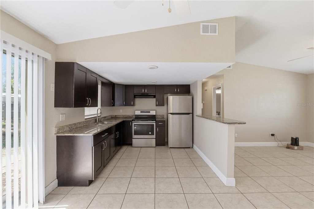 For Sale: $310,000 (3 beds, 2 baths, 1184 Square Feet)
