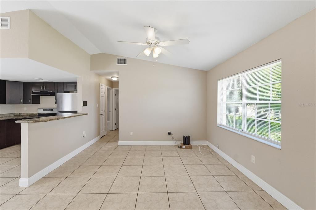 For Sale: $310,000 (3 beds, 2 baths, 1184 Square Feet)