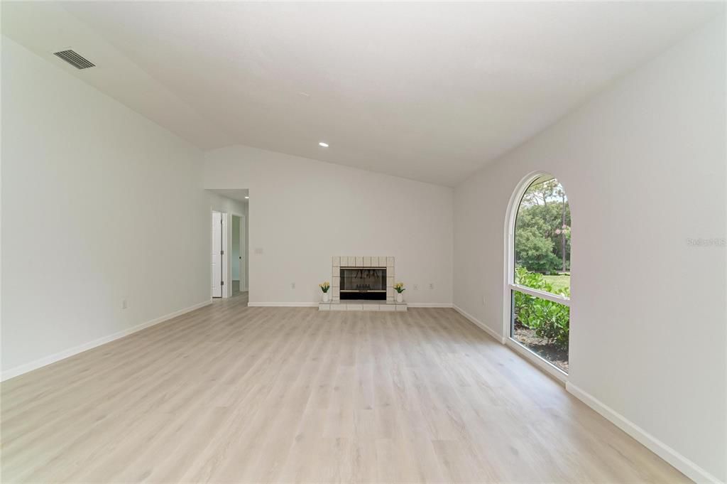 For Sale: $650,000 (3 beds, 2 baths, 2002 Square Feet)
