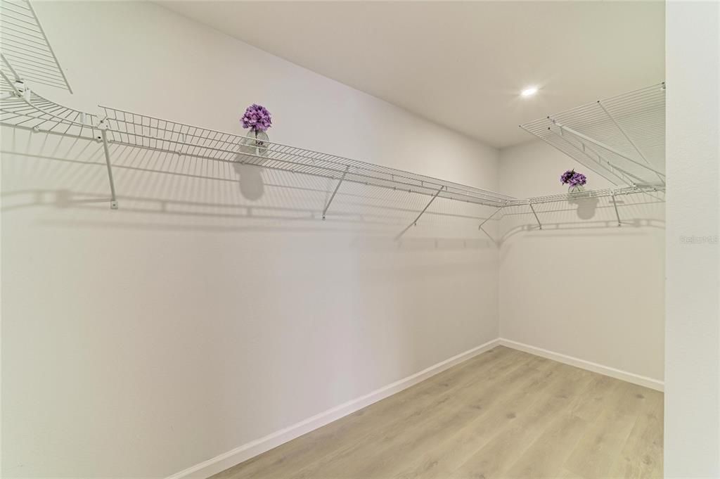 For Sale: $650,000 (3 beds, 2 baths, 2002 Square Feet)
