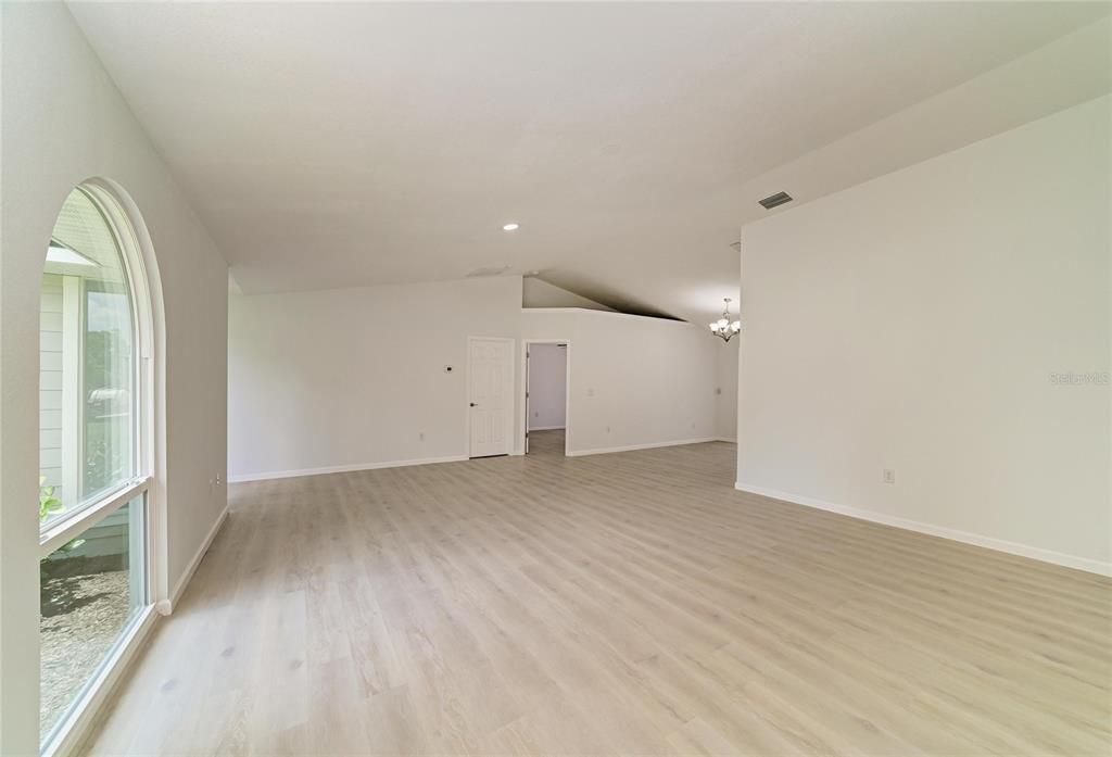 For Sale: $650,000 (3 beds, 2 baths, 2002 Square Feet)