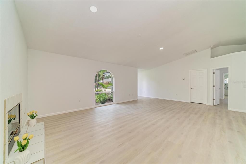 For Sale: $650,000 (3 beds, 2 baths, 2002 Square Feet)