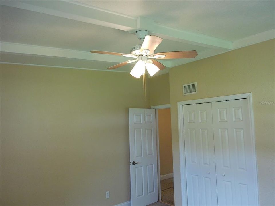 For Sale: $280,000 (3 beds, 1 baths, 1550 Square Feet)