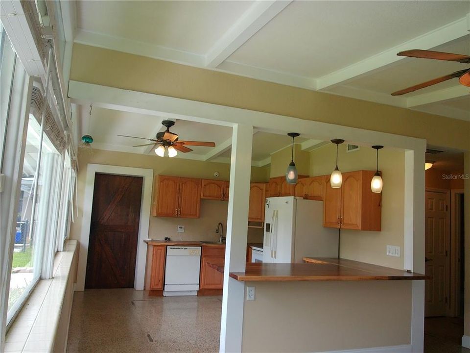 For Sale: $280,000 (3 beds, 1 baths, 1550 Square Feet)