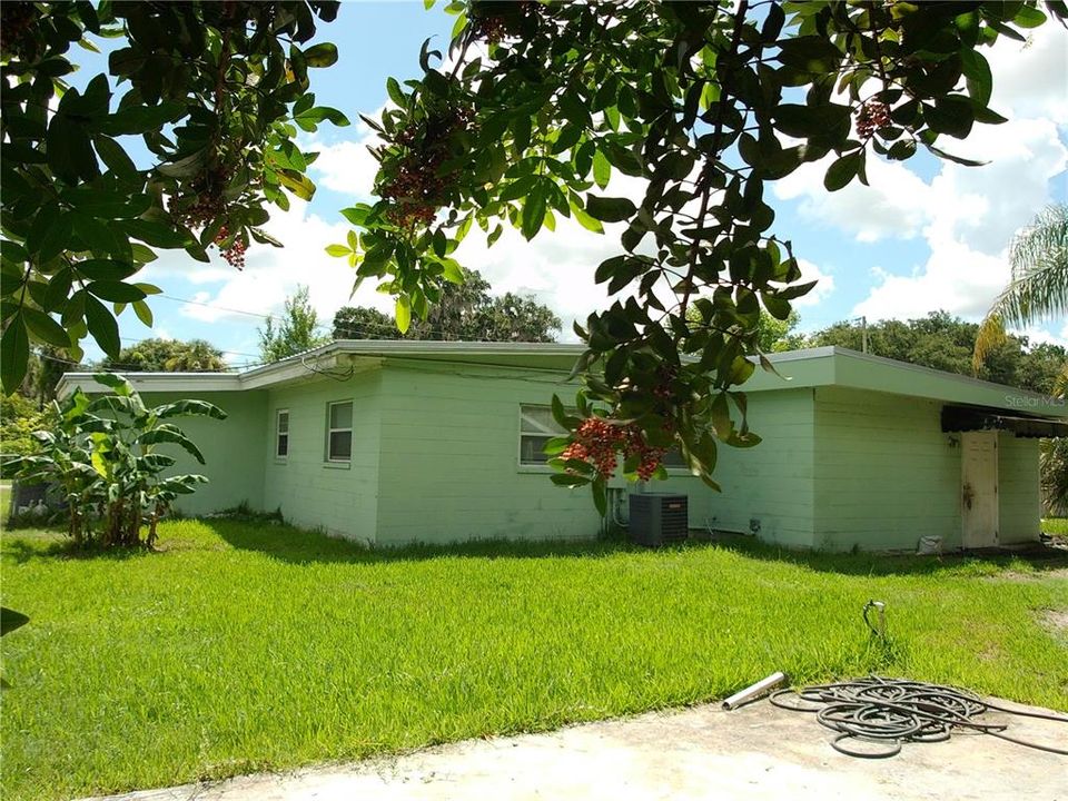 For Sale: $280,000 (3 beds, 1 baths, 1550 Square Feet)