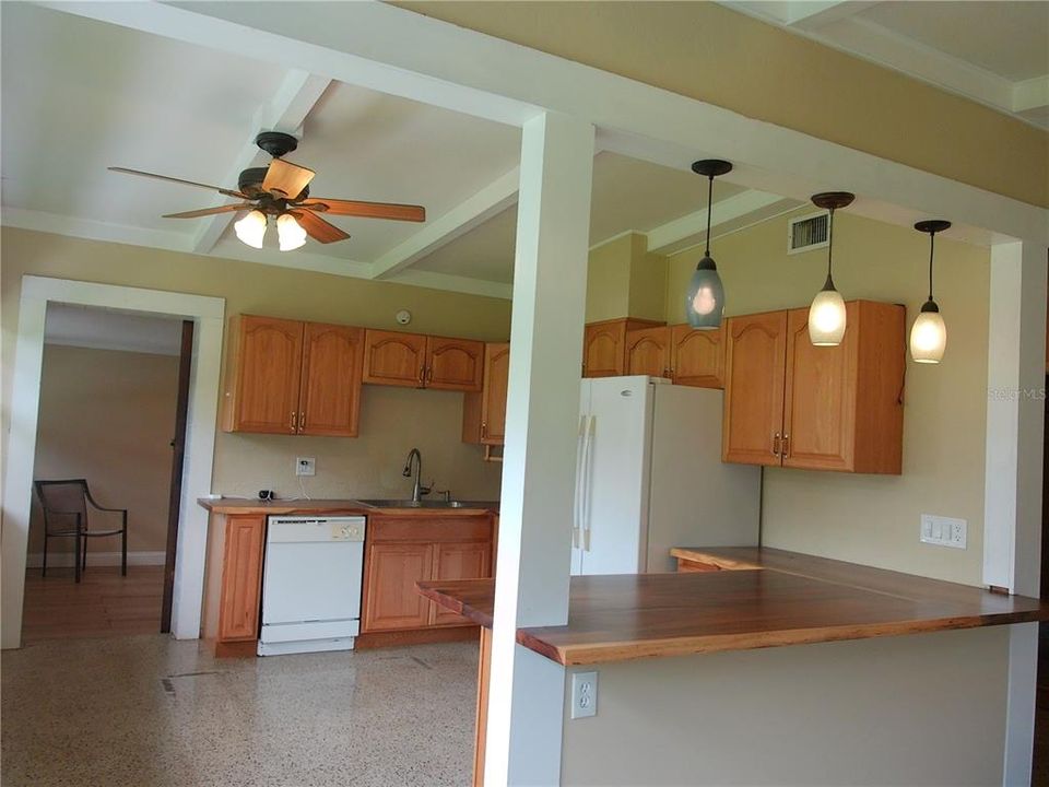 For Sale: $280,000 (3 beds, 1 baths, 1550 Square Feet)