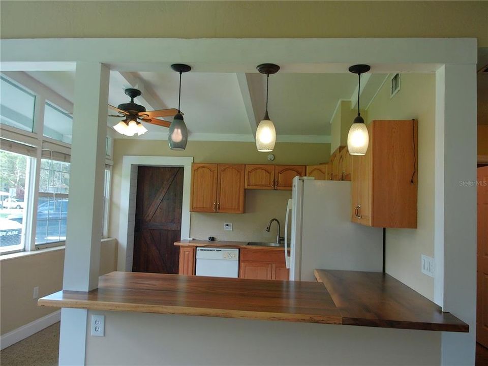 For Sale: $280,000 (3 beds, 1 baths, 1550 Square Feet)
