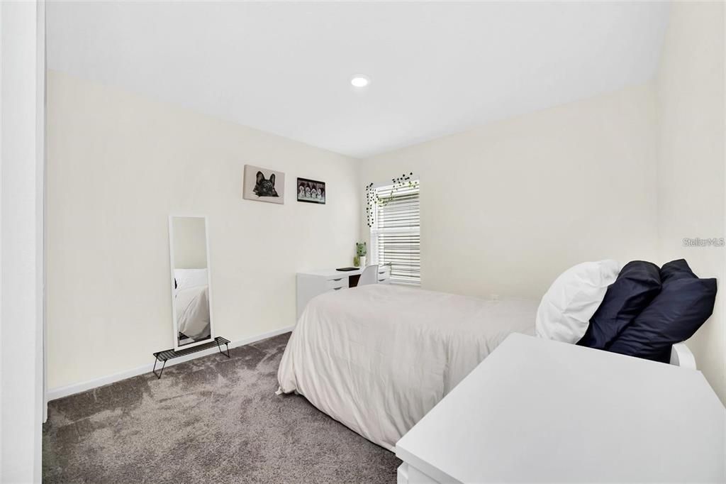 For Rent: $3,500 (6 beds, 3 baths, 2586 Square Feet)