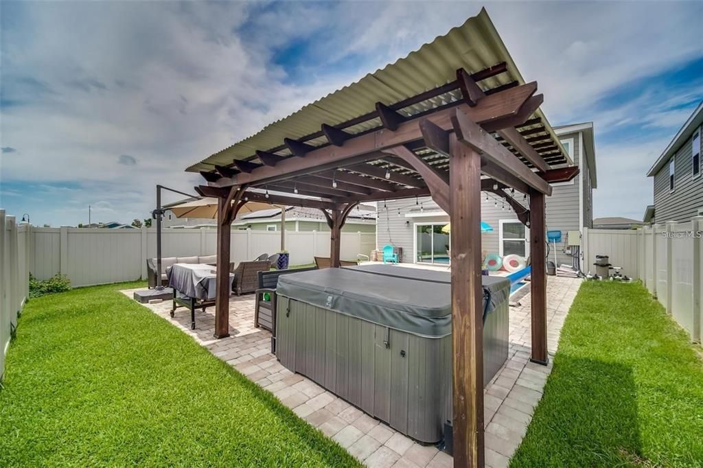 For Rent: $3,500 (6 beds, 3 baths, 2586 Square Feet)