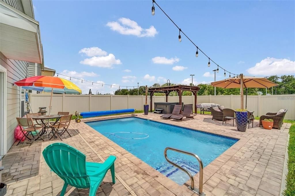 For Rent: $3,500 (6 beds, 3 baths, 2586 Square Feet)