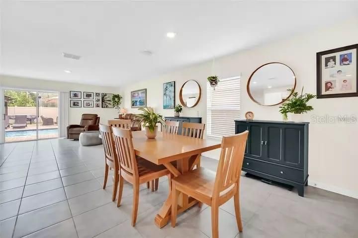 For Rent: $3,500 (6 beds, 3 baths, 2586 Square Feet)